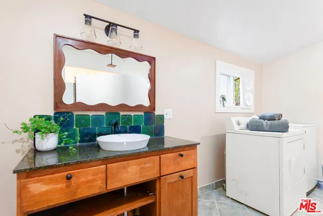 $1,499,000 | 1147 Wilcox Place, Los Angeles, CA 90038