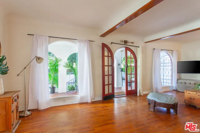 $1,499,000 | 1147 Wilcox Place, Los Angeles, CA 90038