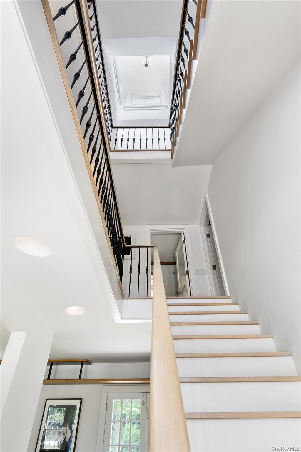 182 Church Lane Bridgehampton, NY 11932 - Photo 5 of 37 a view of entryway