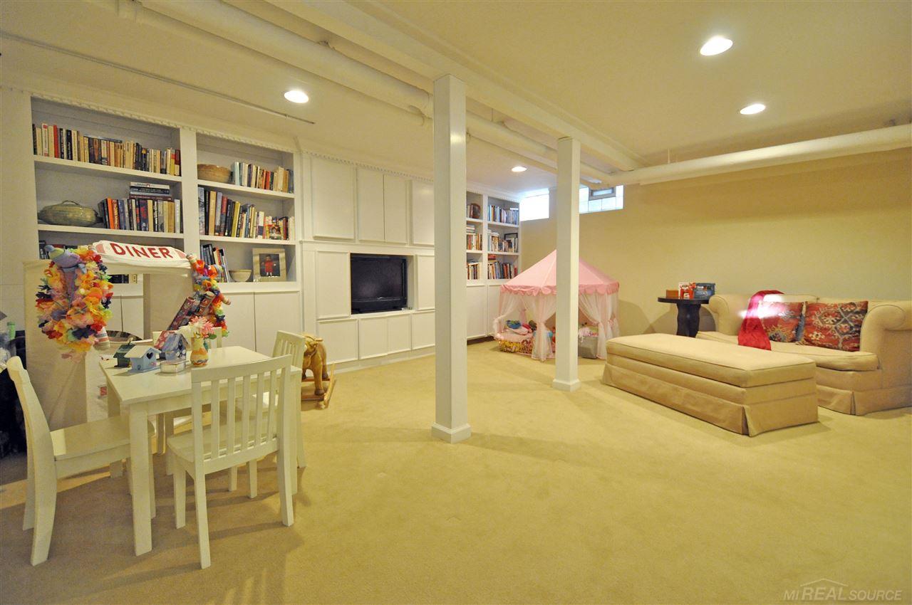 1215 Harvard Road Grosse Pointe Park, MI 48230 - Photo 27 of 34