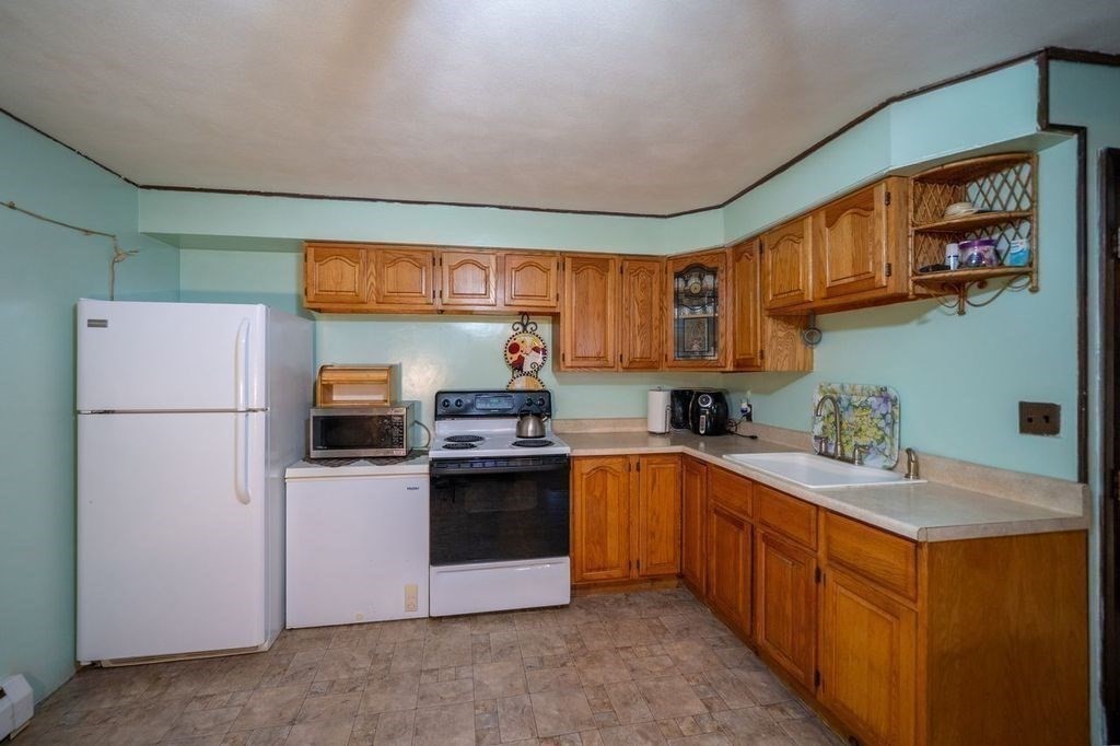49 Fitzgerald Road Charlton, MA 01507 - Photo 9 of 24