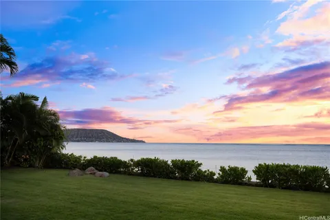 $4,950,000 | 5811 Kalanianaʻole Highway, Honolulu, HI 96821