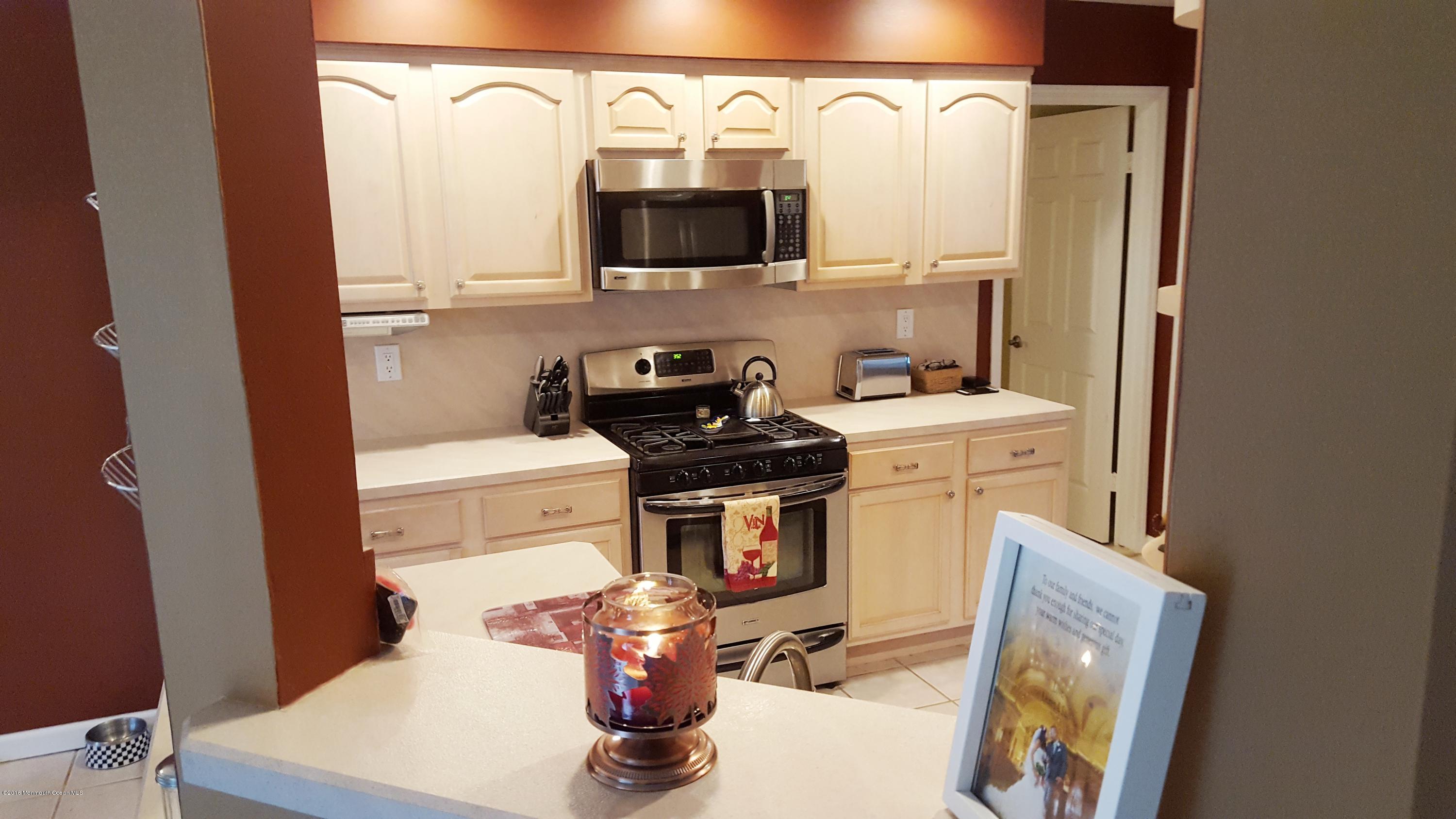 80 Lexington Road Freehold, NJ 07728 - Photo 8 of 23 81 Lexington kit 4