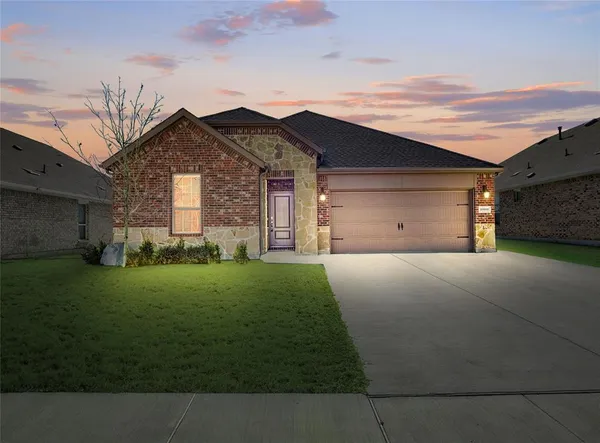 $390,000 | 10908 Summer Rain Boulevard, Aubrey, TX 76227