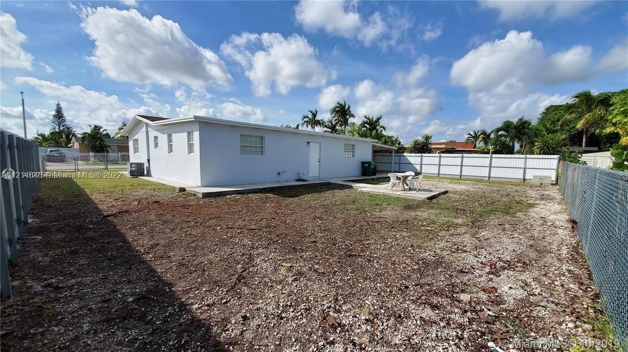19373 Southwest 114th Place Miami, FL 33157 - Photo 4 of 13