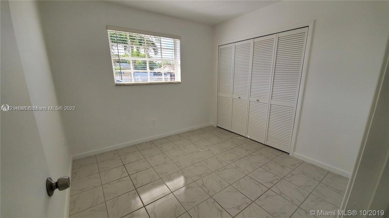 19373 Southwest 114th Place Miami, FL 33157 - Photo 10 of 13