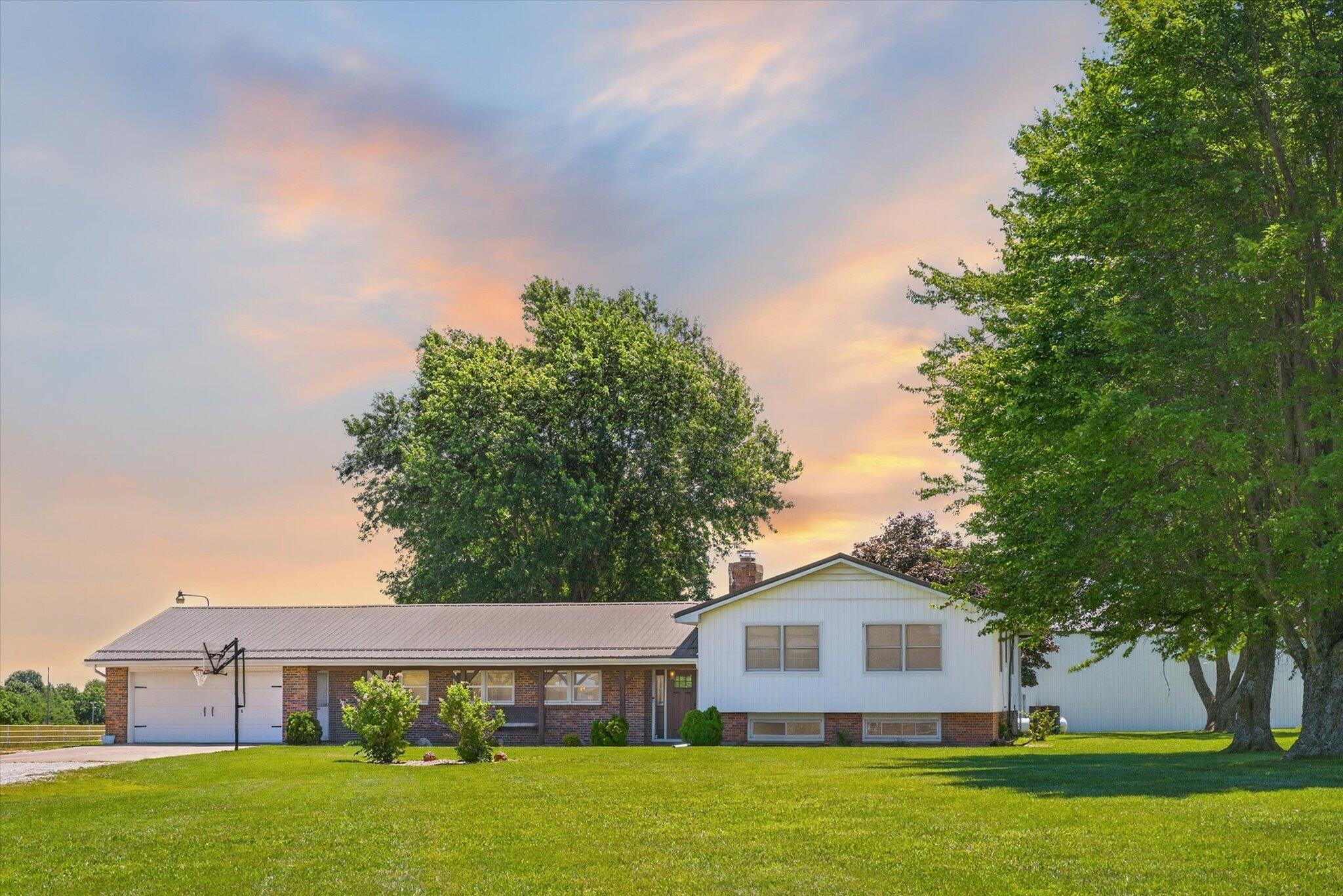 4346 South 97th Road Bolivar, MO 65613 - Photo 1 of 65 01-Twilight