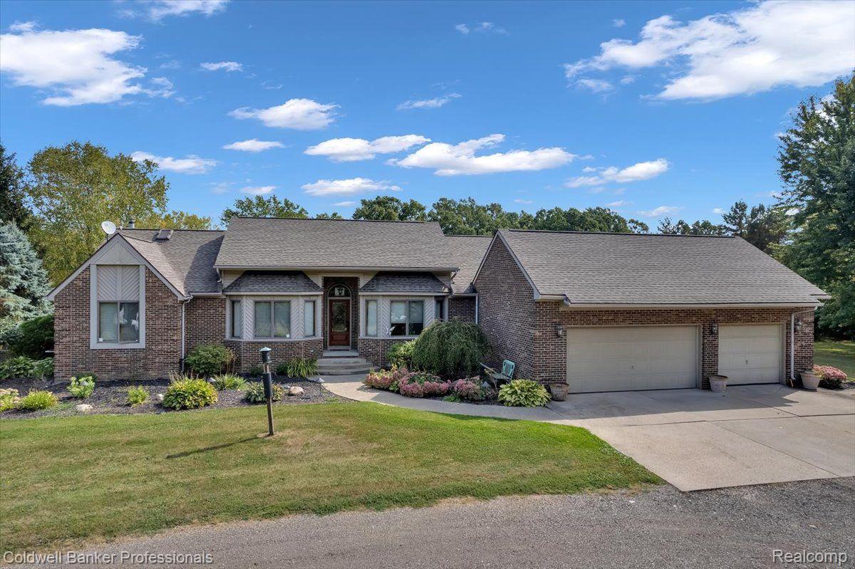 2711 South Elba Road Lapeer, MI 48446 - Photo 1 of 45 Gallery Image 1