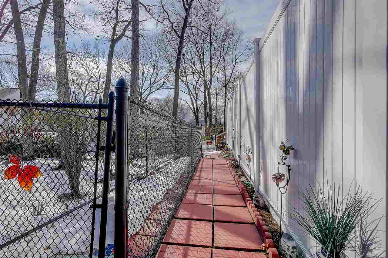 290 Hillhaven Road Manchester, NH 03104 - Photo 11 of 31