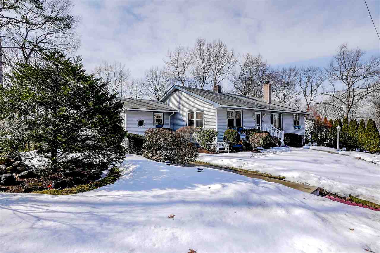 290 Hillhaven Road Manchester, NH 03104 - Photo 3 of 31