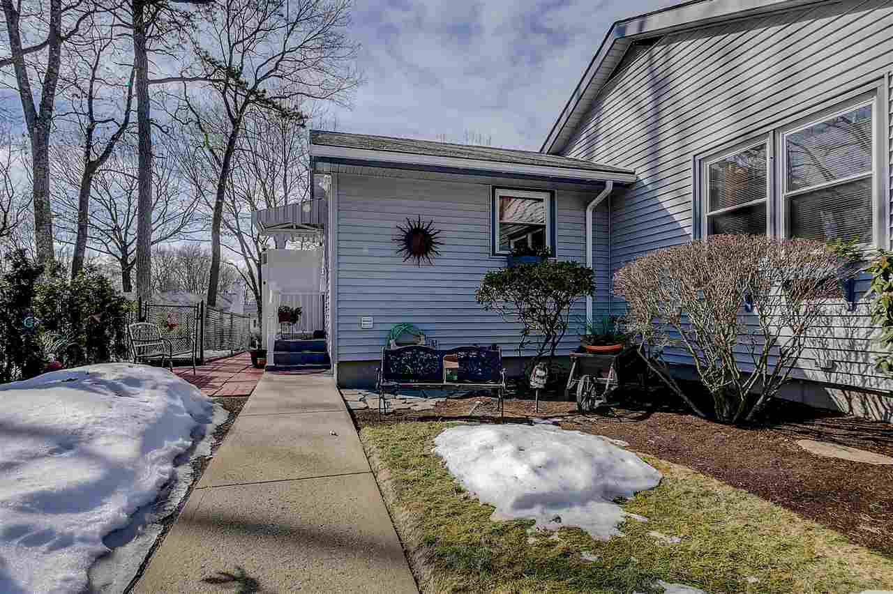290 Hillhaven Road Manchester, NH 03104 - Photo 4 of 31