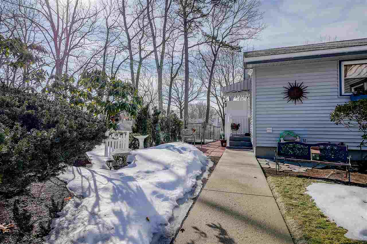 290 Hillhaven Road Manchester, NH 03104 - Photo 5 of 31