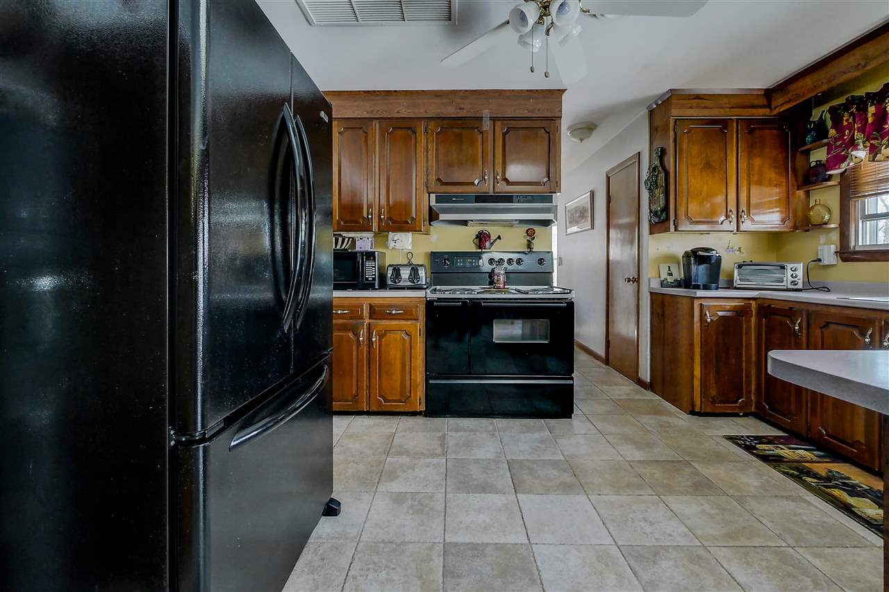 290 Hillhaven Road Manchester, NH 03104 - Photo 7 of 31