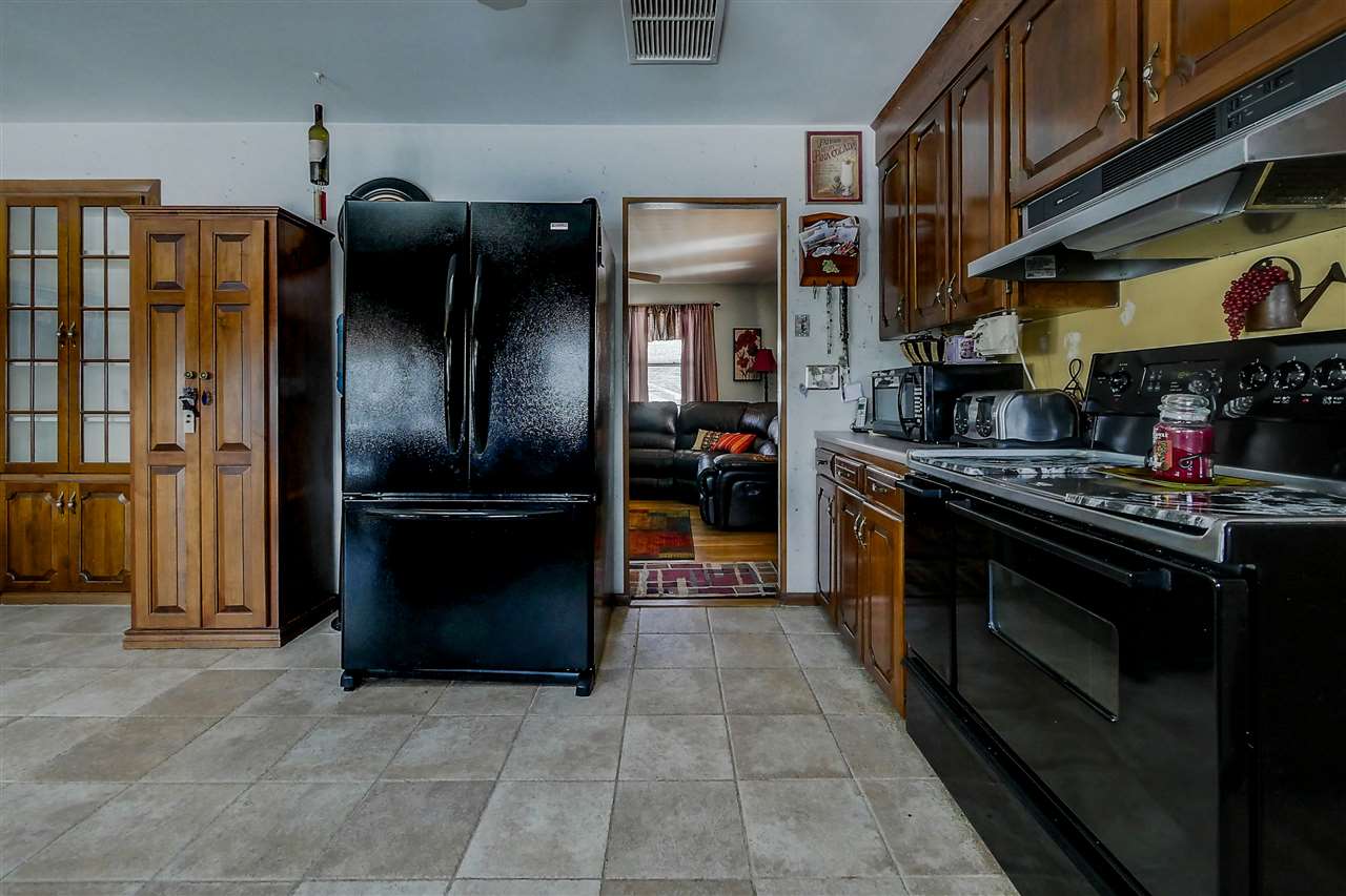 290 Hillhaven Road Manchester, NH 03104 - Photo 8 of 31