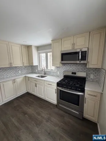 $2,300 | 531 Walnut Street, Ridgefield, NJ 07657