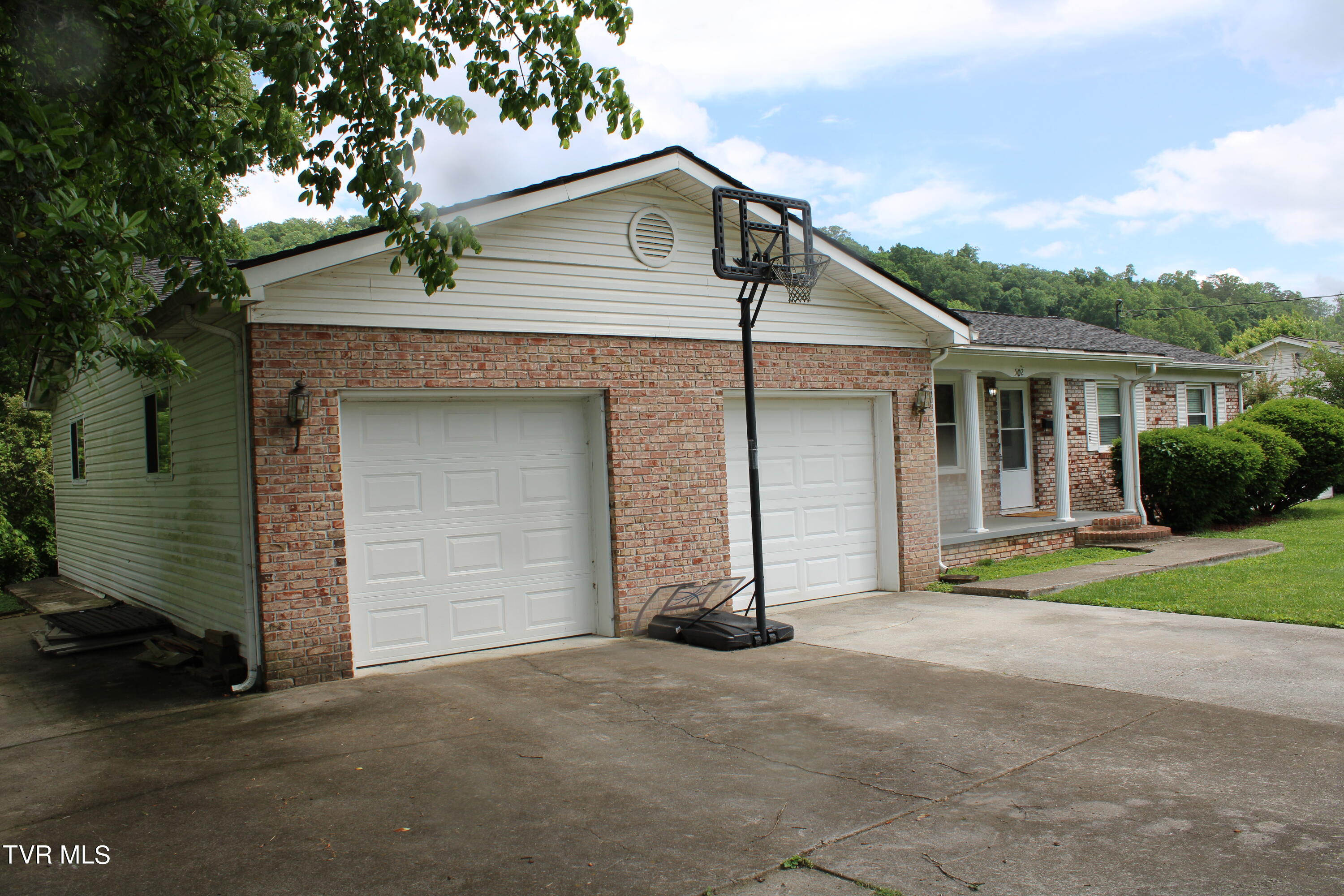 502 Riverside Drive Clinton, TN 37716 - Photo 17 of 83 IMG_2397
