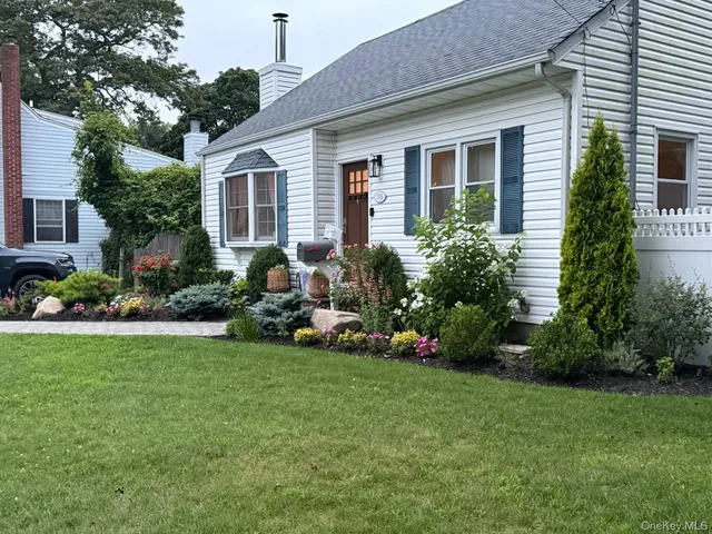 $849,000 | 115 Academy Street, Bayport, NY 11705