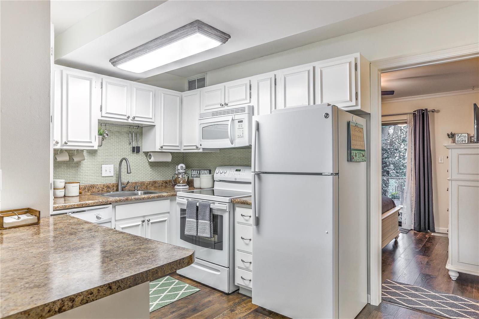 321 Barrington Square Estates, Unit D St. Louis, MO 63122 - Photo 6 of 18