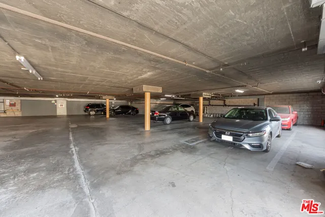 $5,000,000 | 955 Normandie Avenue, Los Angeles, CA 90006