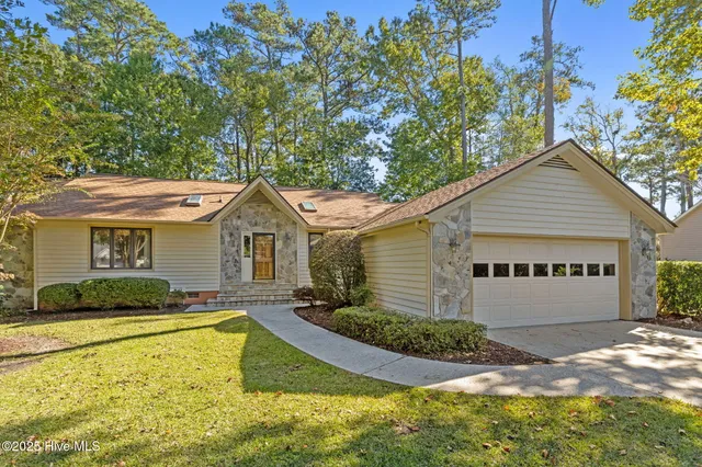 $408,000 | 404 Hillcrest Drive, Morehead City, NC 28557