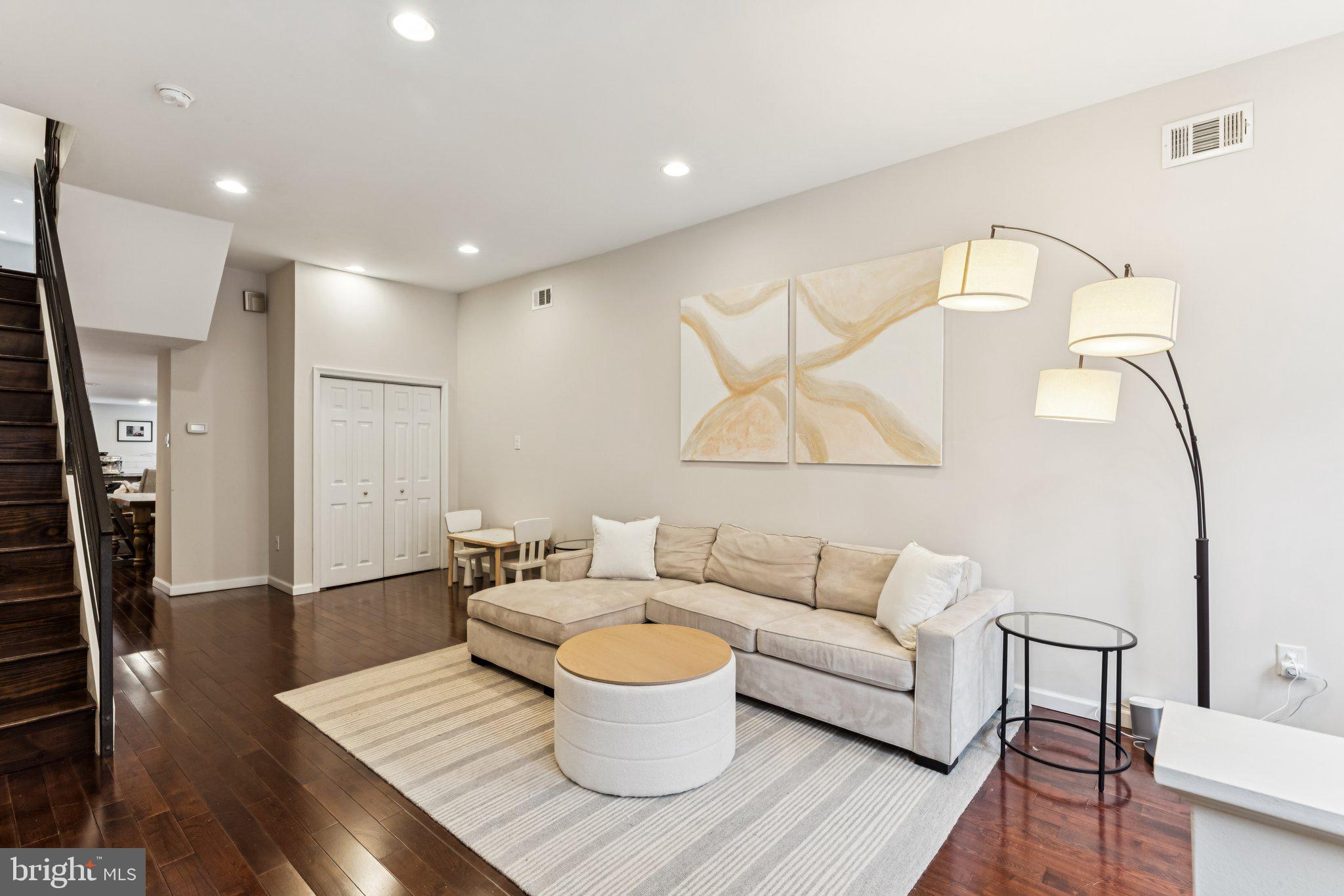 412 Dickinson Street Philadelphia, PA 19147 - Photo 3 of 33