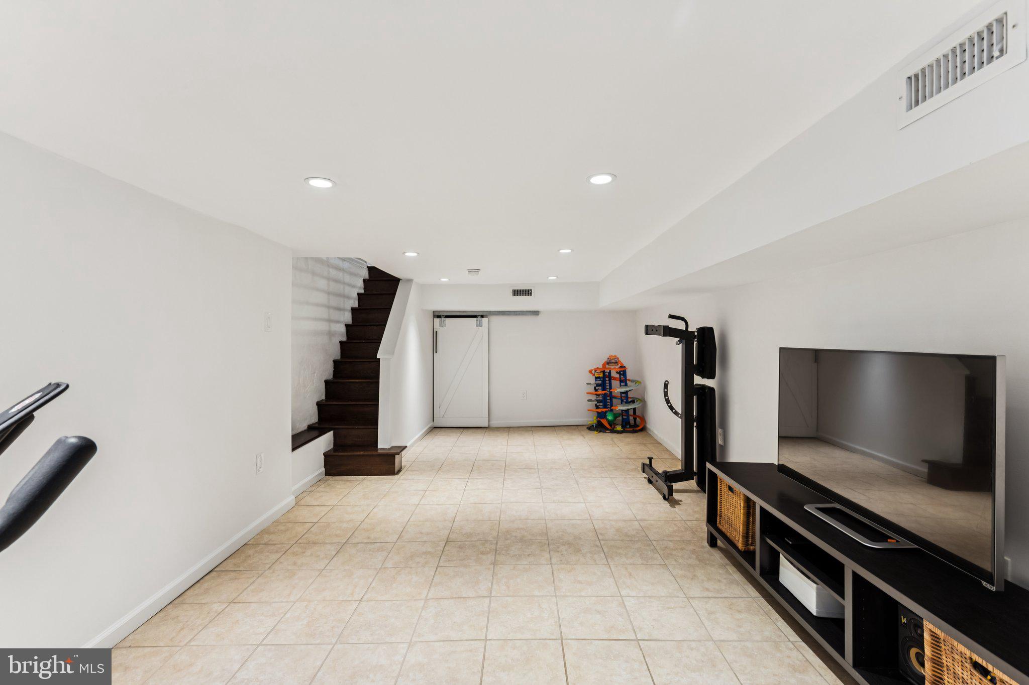 412 Dickinson Street Philadelphia, PA 19147 - Photo 32 of 33