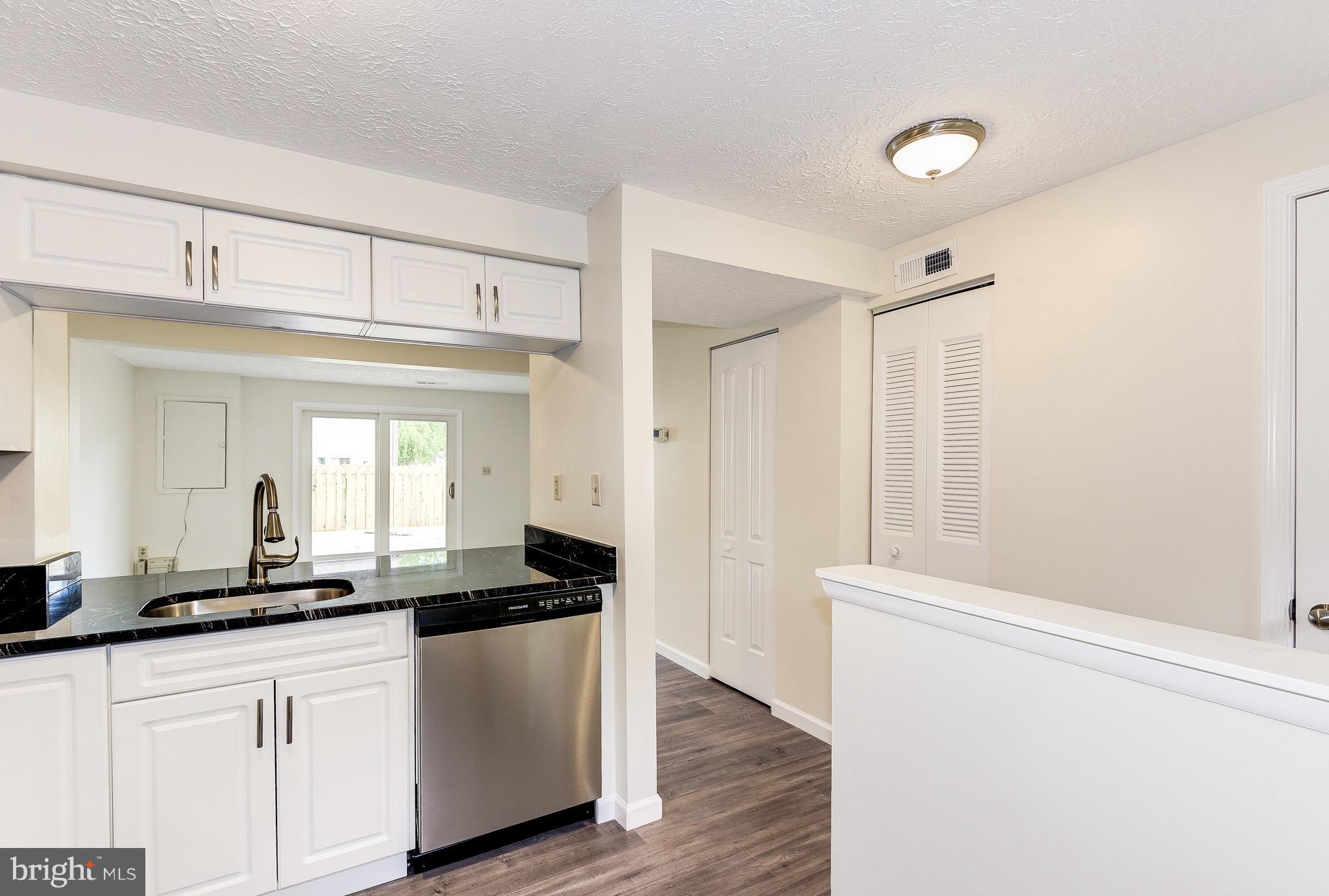 22 Cross Ridge Court Germantown, MD 20874 - Photo 4 of 13 Kitchen