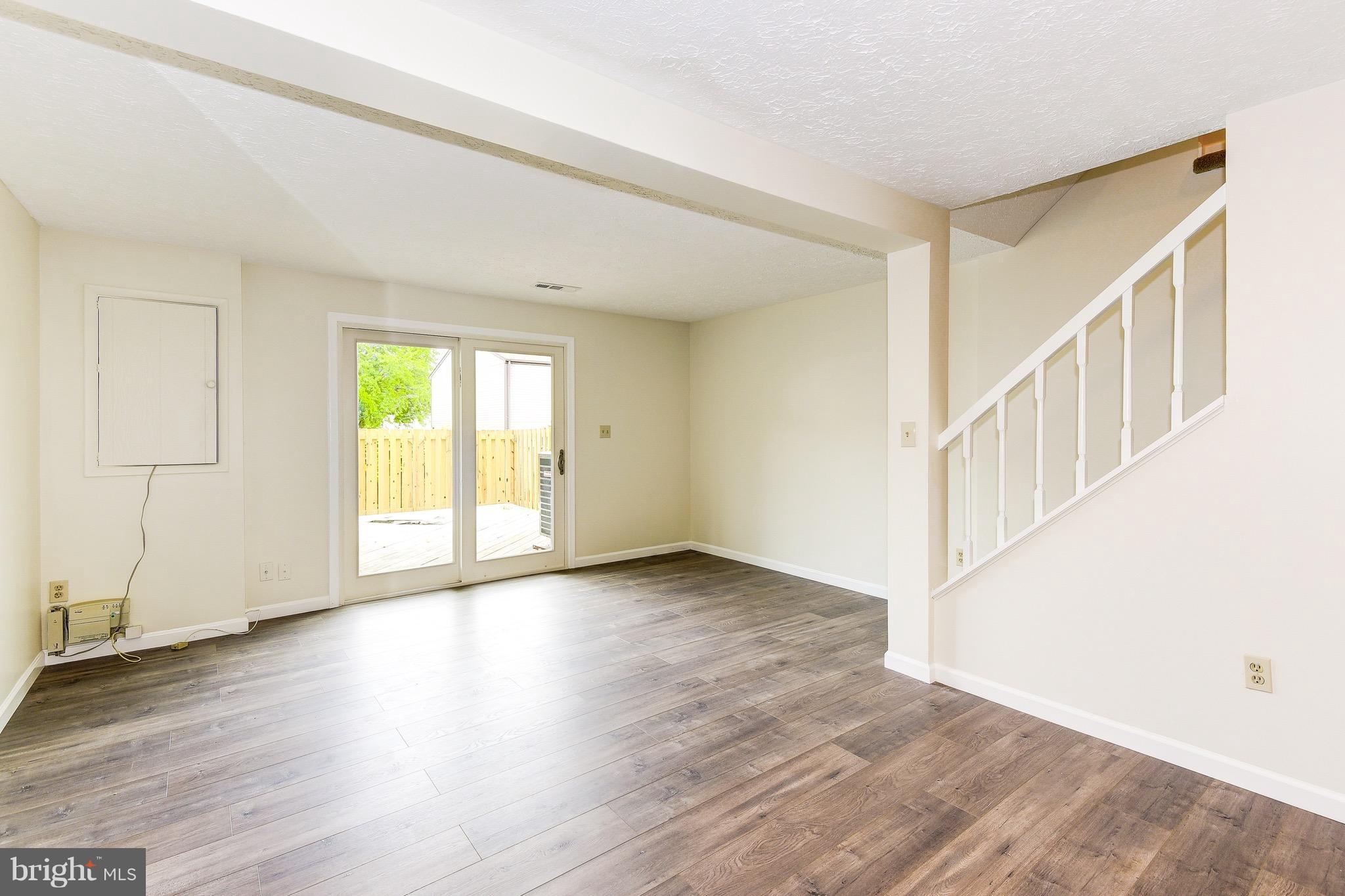 22 Cross Ridge Court Germantown, MD 20874 - Photo 6 of 13 Living Room
