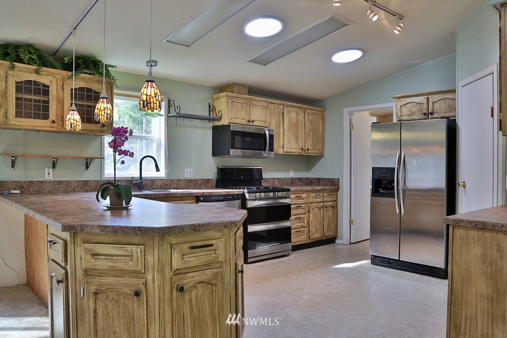 3252 Saratoga Road Langley, WA 98260 - Photo 11 of 25 Gallery Image 11