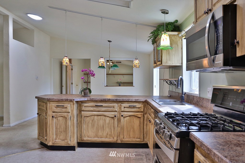3252 Saratoga Road Langley, WA 98260 - Photo 9 of 25 Gallery Image 9