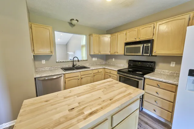 $269,000 | 12403 East 75th Street, Indianapolis, IN 46236