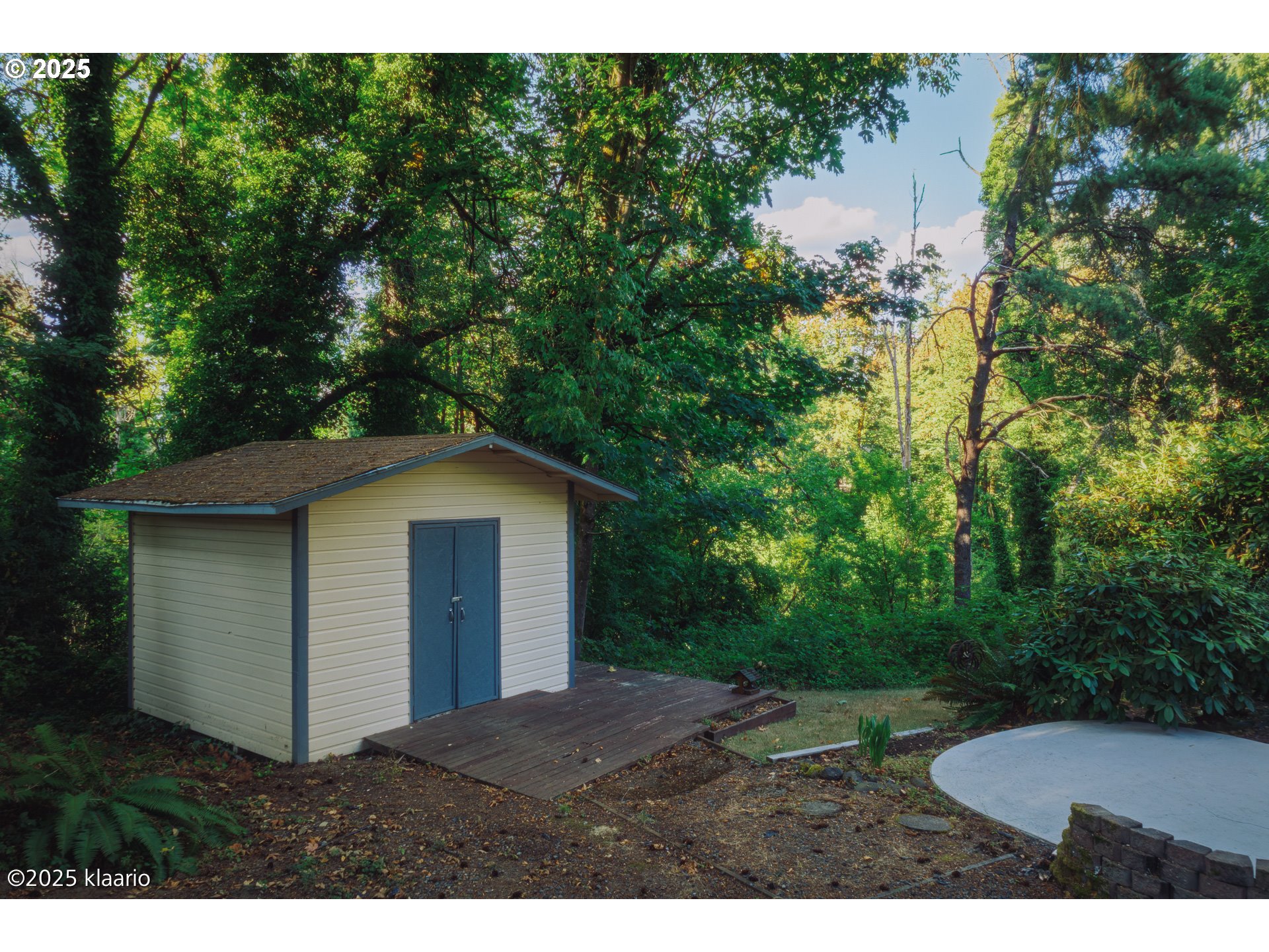 3691 Ridgewood Way West Linn, OR 97068 - Photo 20 of 34 a view of outdoor space and yard