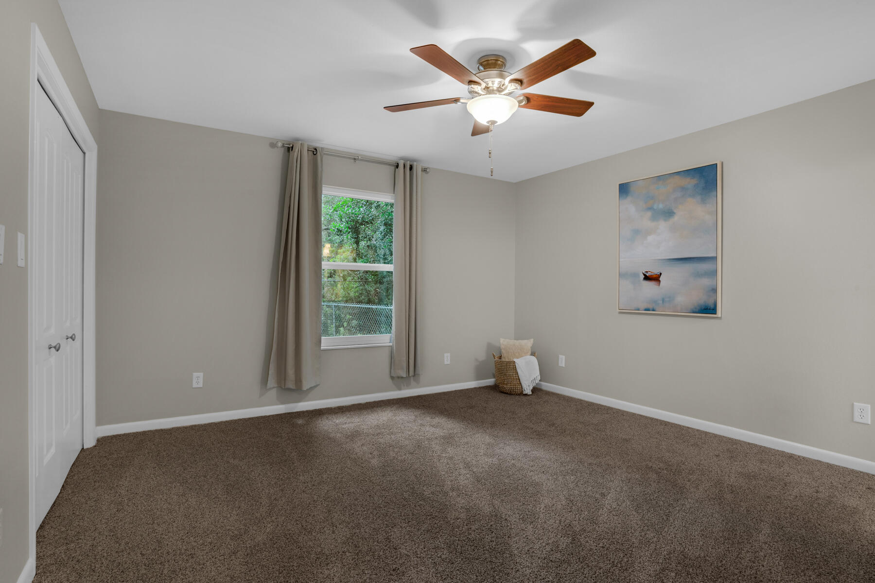 665 Brookhaven Way Niceville, FL 32578 - Photo 27 of 49 an empty room with a window