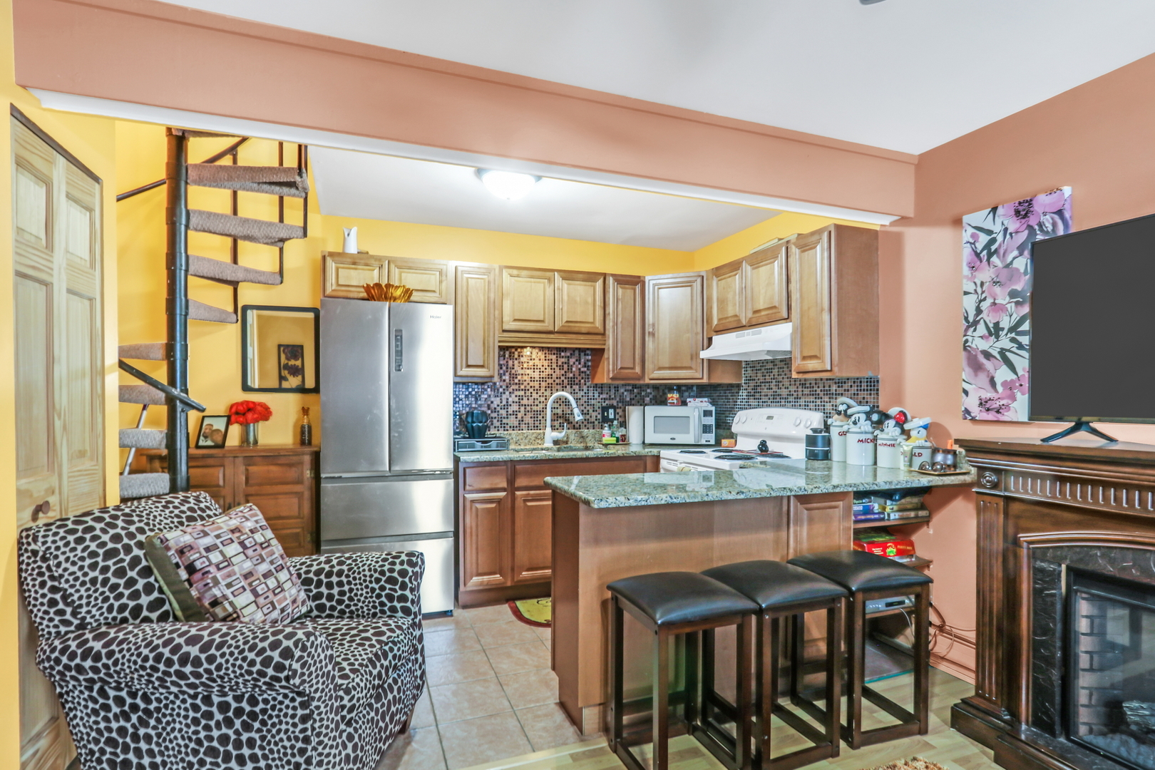 32 Montego Colony Street, Unit 6 Fox Lake, IL 60020 - Photo 2 of 16