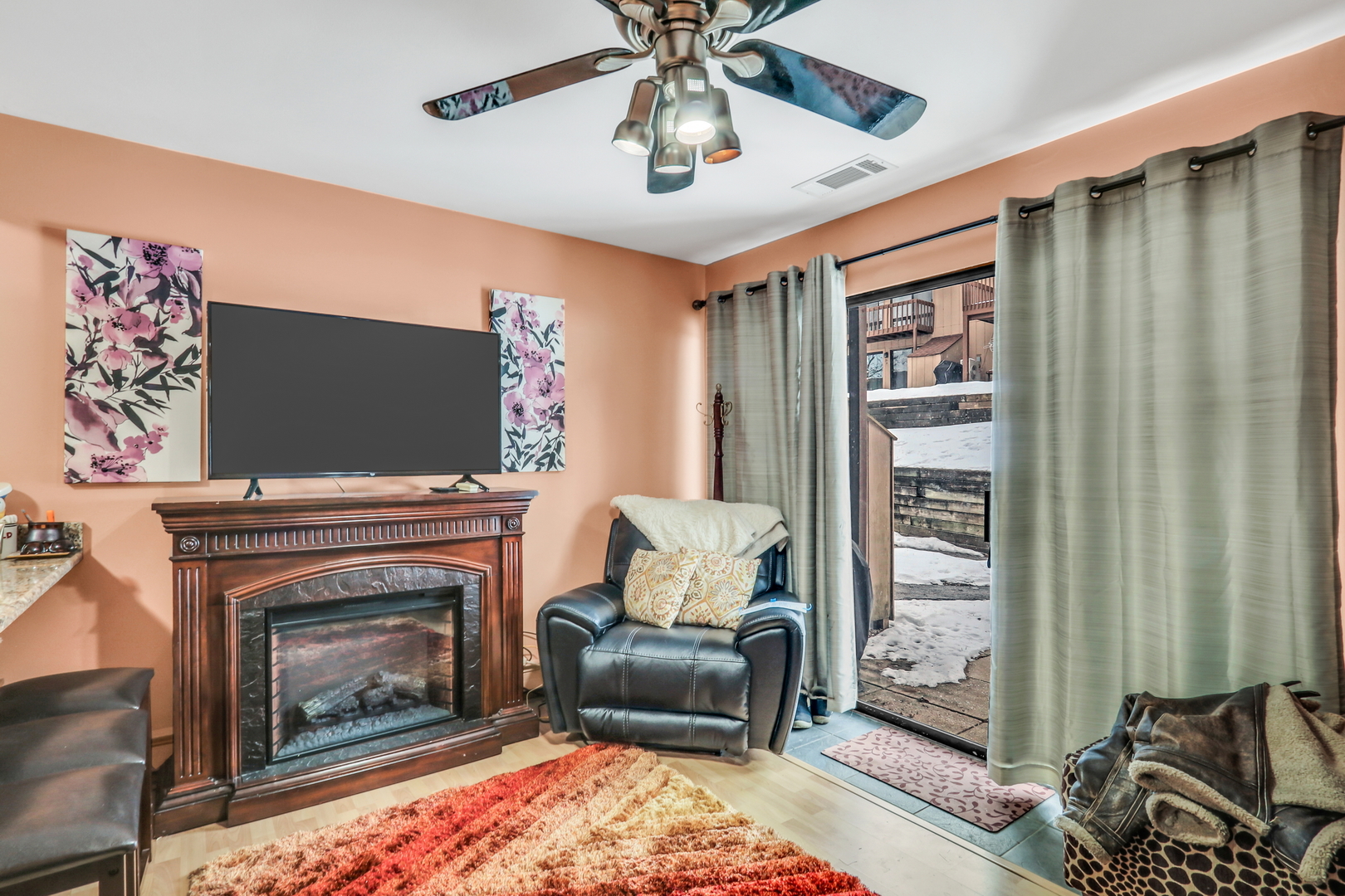 32 Montego Colony Street, Unit 6 Fox Lake, IL 60020 - Photo 3 of 16