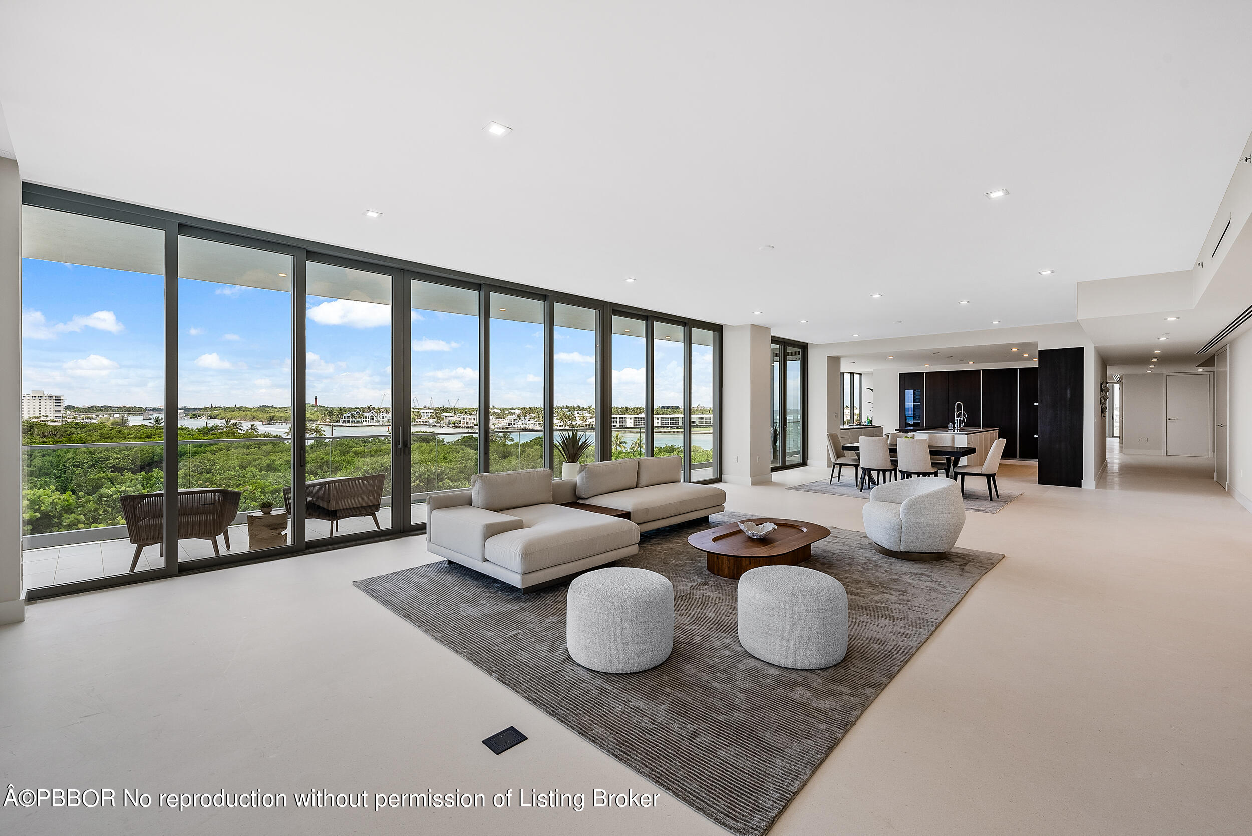 1500 South Beach Road, Unit 403 Jupiter, FL 33469 - Photo 5 of 36 a room with lots of tables and chairs