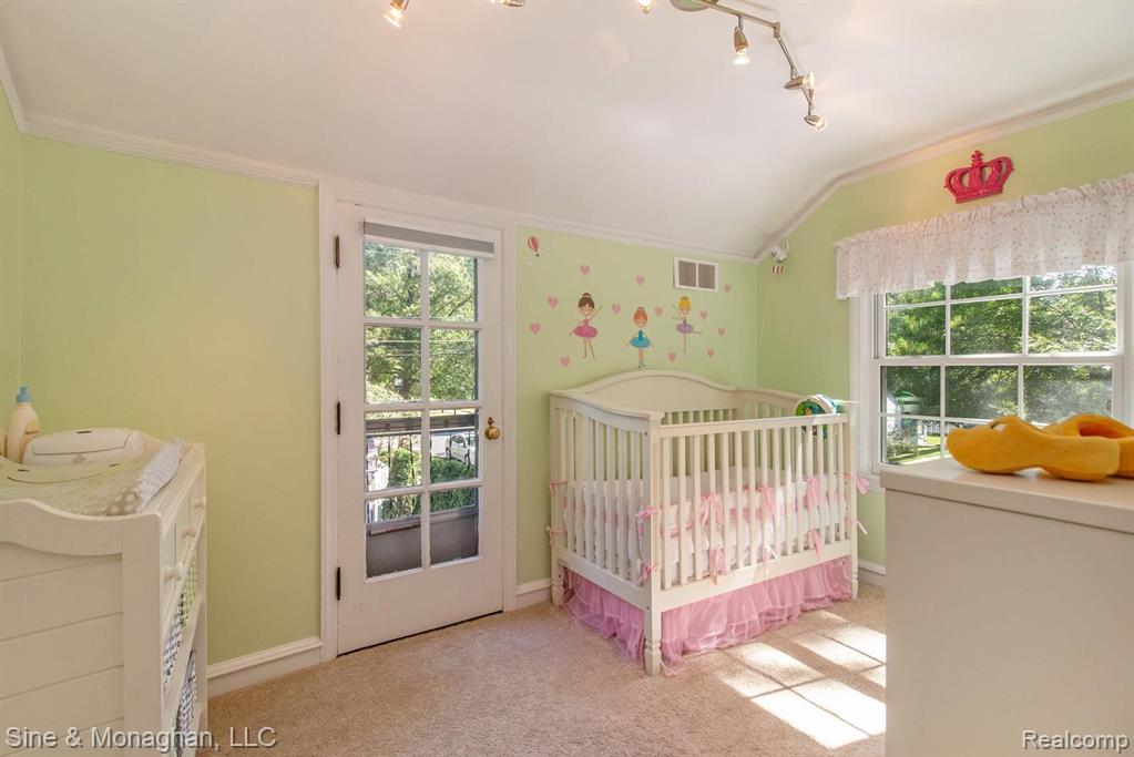 302 Merriweather Road Grosse Pointe Farms, MI 48236 - Photo 20 of 39