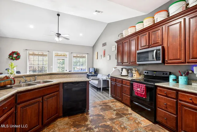 $275,000 | 43 Parker Road, Perkinston, MS 39573