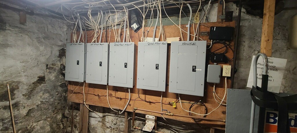 478 Cumberland Hill Road Woonsocket, RI 02895 - Photo 15 of 18