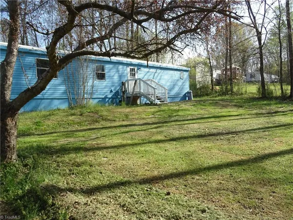 $179,900 | 453 Riverview Lane, Lexington, NC 27292