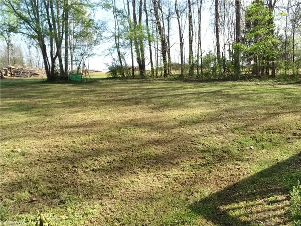 $179,900 | 453 Riverview Lane, Lexington, NC 27292
