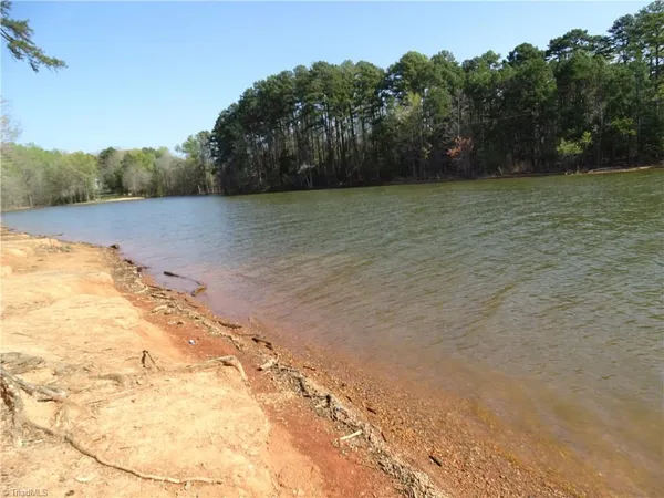 $179,900 | 453 Riverview Lane, Lexington, NC 27292