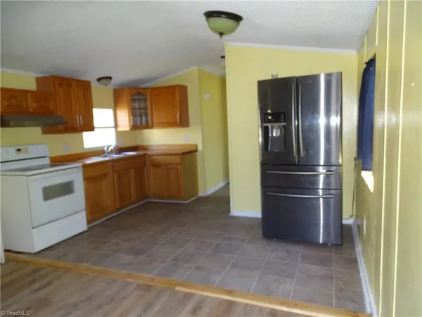 $179,900 | 453 Riverview Lane, Lexington, NC 27292