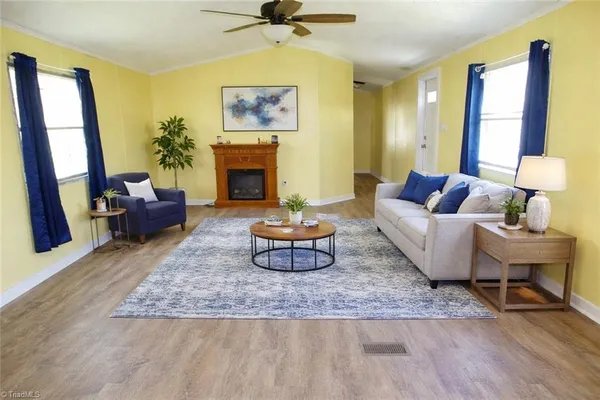 $179,900 | 453 Riverview Lane, Lexington, NC 27292