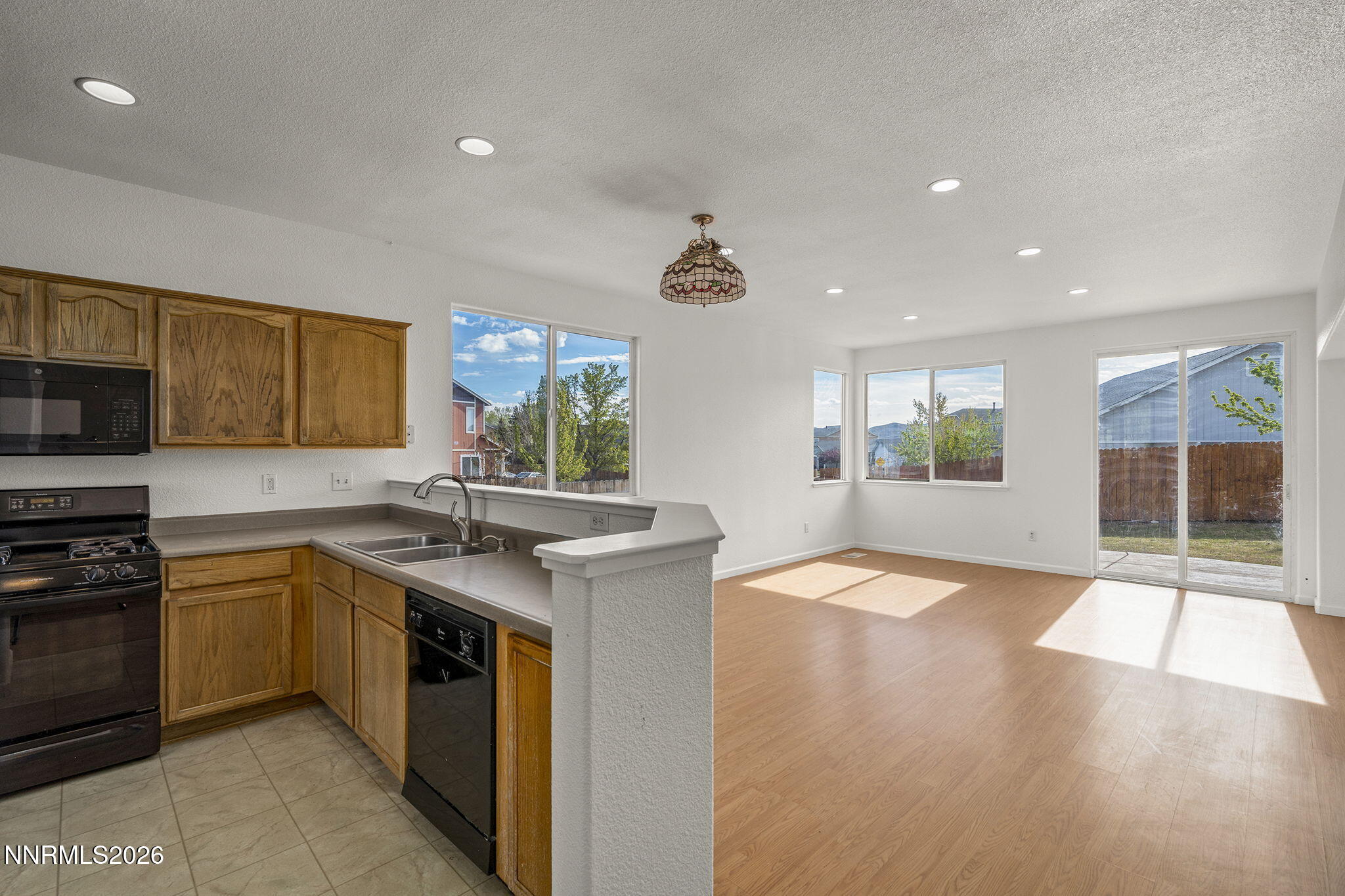 9690 Thornridge Court Reno, NV 89506 - Photo 3 of 20 3-web-or-mls-_DSC1282