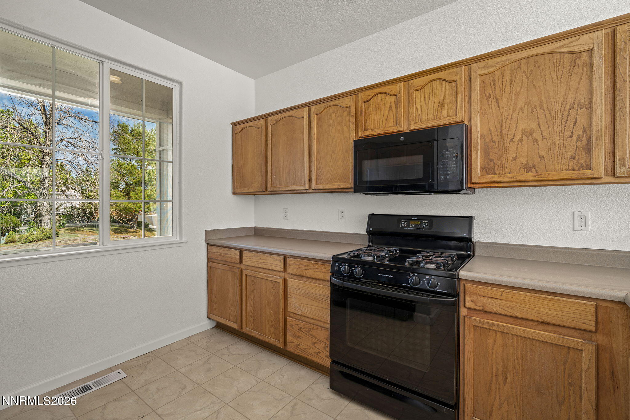 9690 Thornridge Court Reno, NV 89506 - Photo 8 of 20 8-web-or-mls-_DSC1321