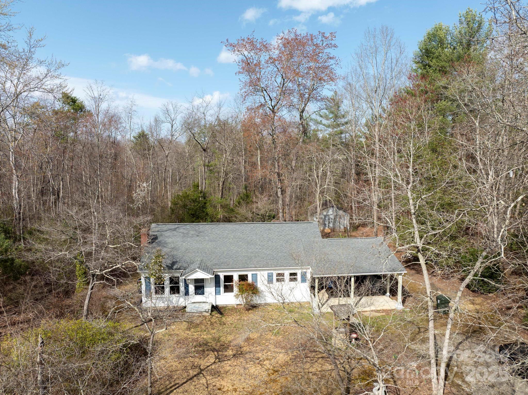 244 Legion Road Hudson, NC 28638 - Photo 4 of 39 Gallery Image 4