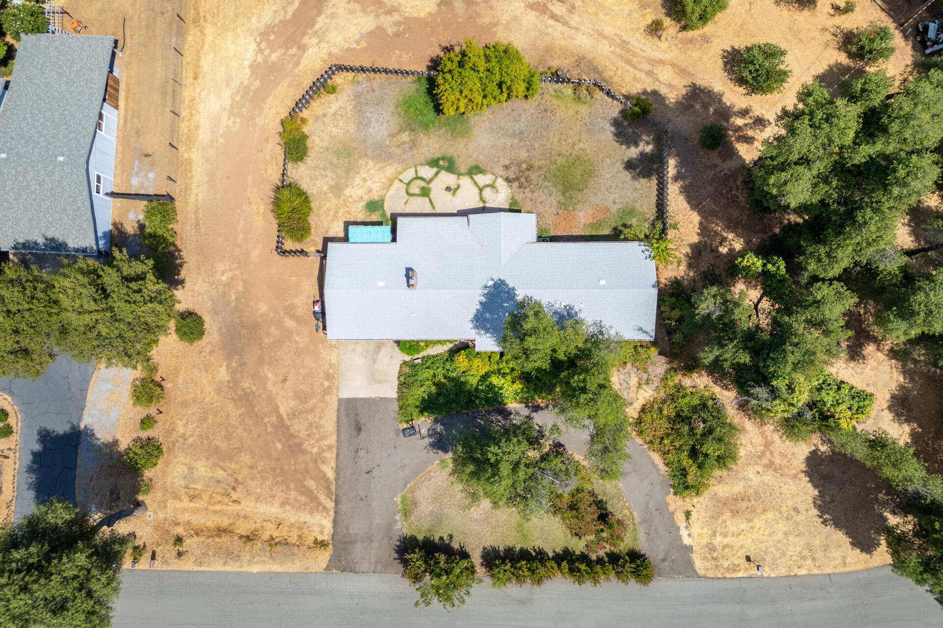 8415 Valley View Road Redding, CA 96001 - Photo 30 of 31 an aerial view of a residential houses with yard