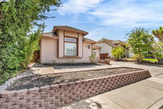 $725,000 | 2450 Palm Court, Brentwood, CA 94513