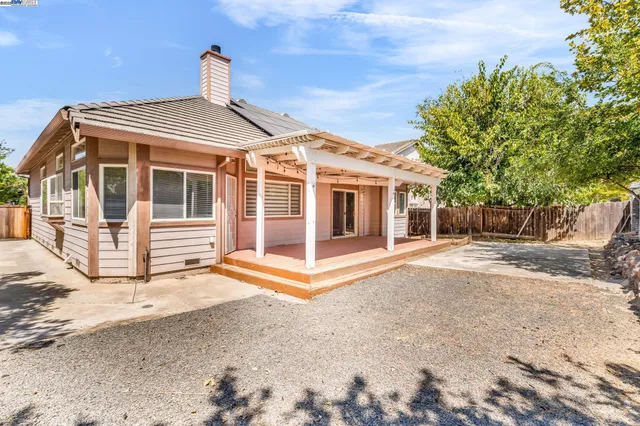 $725,000 | 2450 Palm Court, Brentwood, CA 94513